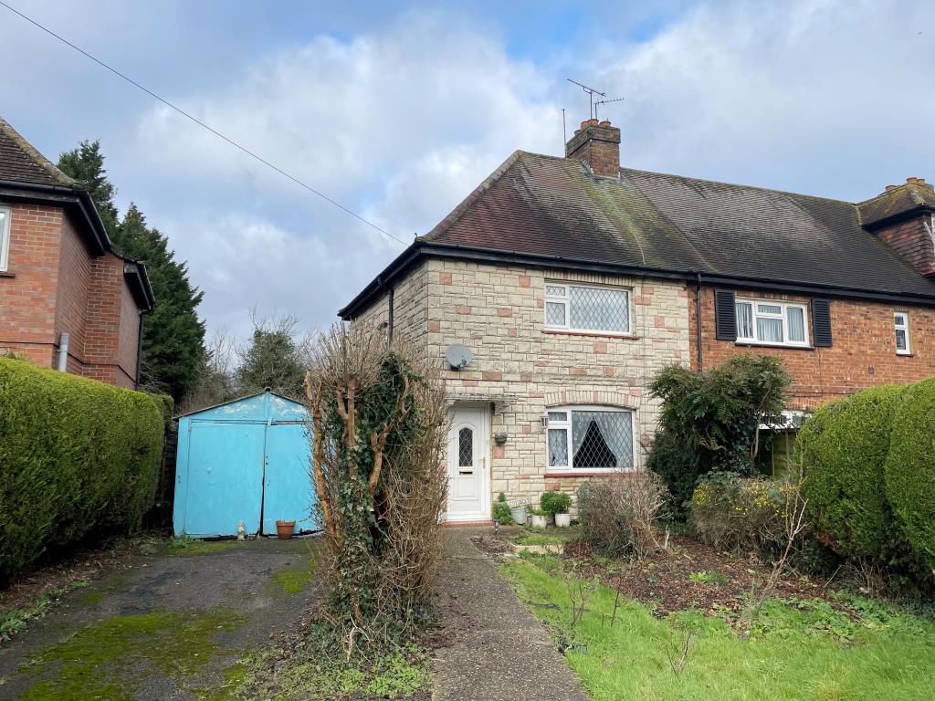 Lot: 137 - THREE-BEDROOM HOUSE FOR IMPROVEMENT -